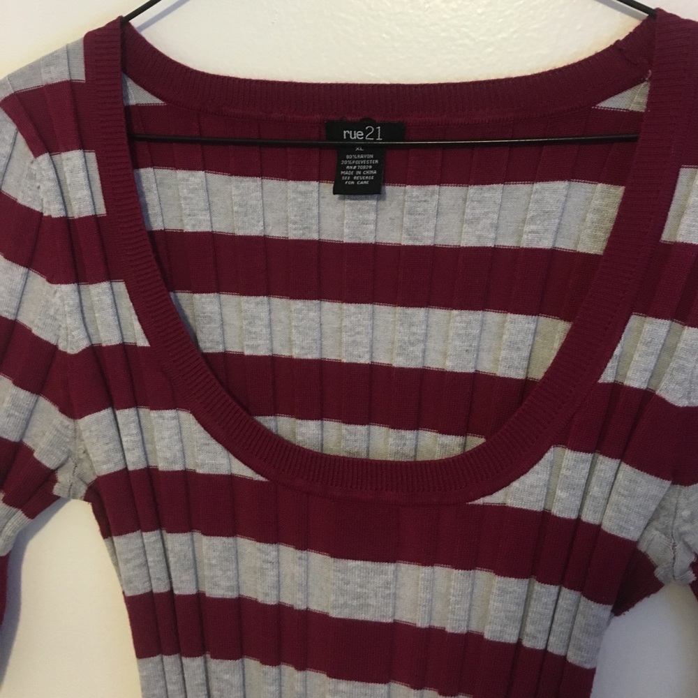 Rue21 Stretchy sweater size XL